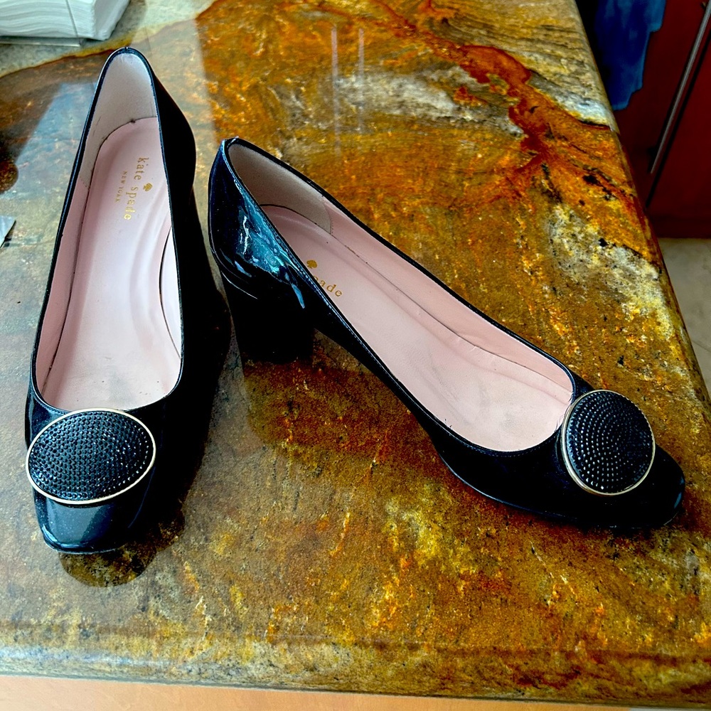 Kate Spade Bowdie patent leather dress pumps.